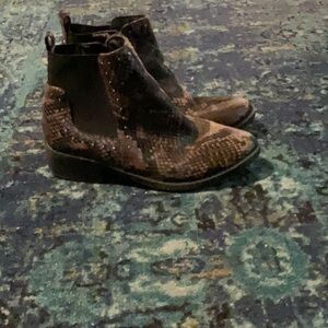 Cute rattlesnake boots for girls